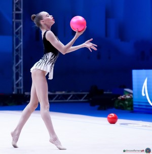 ukr 52083 onofriichuk taisiia sfe04490 simone ferraro ph